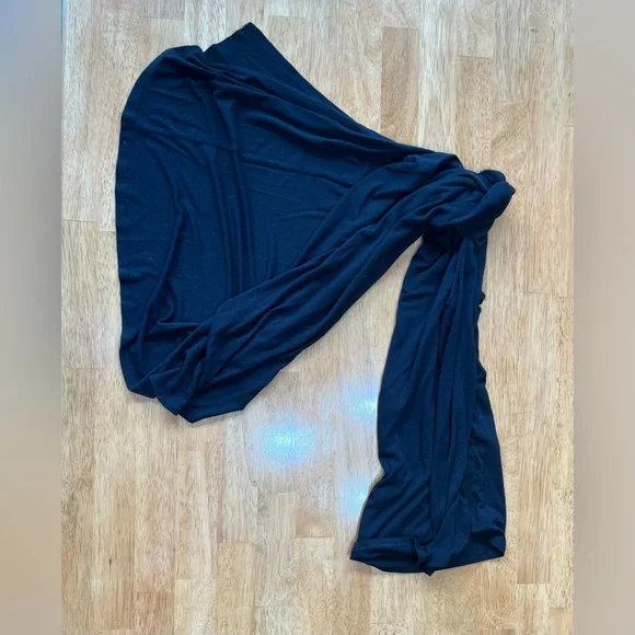 Chico’s black sleeveless top with attached cape! - Picture 6 of 6